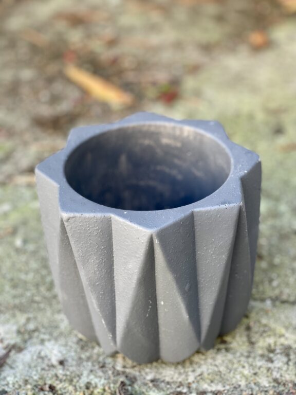 Zdjęcie doniczki lub oslonki: Osłonka industrial grey 11x13 cm, ujęcie 1