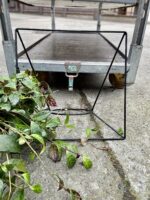 Zdjęcie akcesoria Kwietnik Metalowy Czarny 35x35x15 cm, ujęcie 3