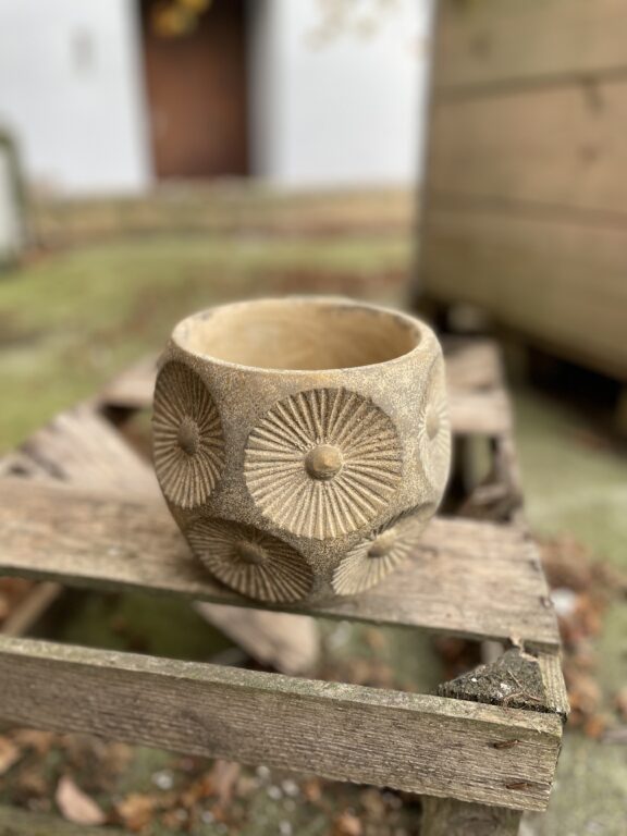 Zdjęcie doniczki lub oslonki: Osłonka Radial pattern 12 × 14 cm, ujęcie 1