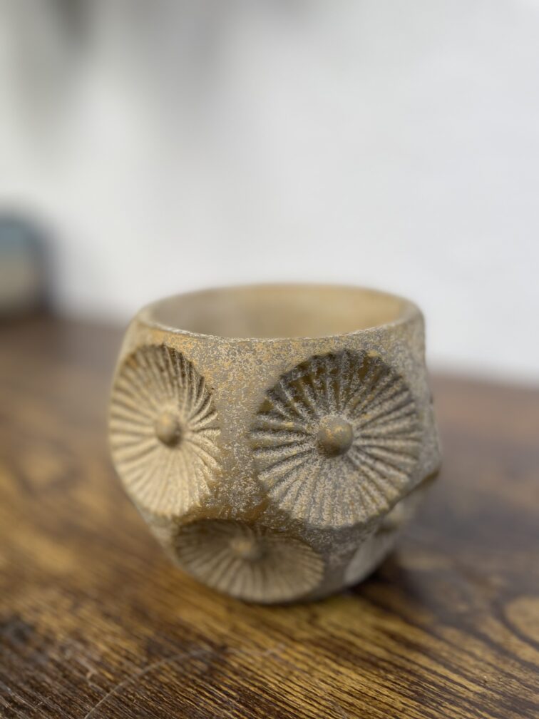 Zdjęcie doniczki lub oslonki: Osłonka Radial pattern 8 × 9 cm, ujęcie 3